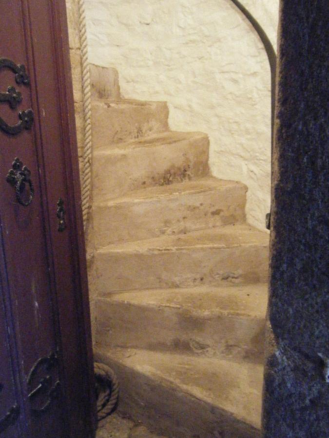 Welsh Gatehouse, Historic Castle Which Can Cater For Electric Vehicle Mathern Esterno foto